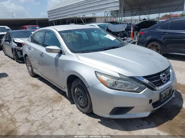 1N4AL3AP4JC124657 2018 NISSAN ALTIMA - Image 1