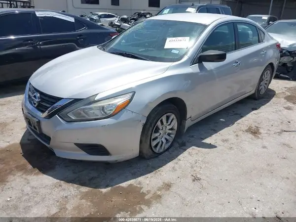 1N4AL3AP4JC124657 2018 NISSAN ALTIMA - Image 2