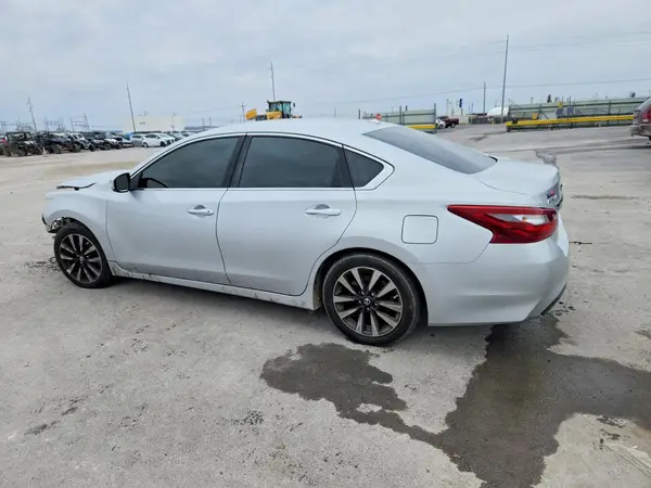 1N4AL3AP4JC126327 2018 NISSAN ALTIMA - Image 2