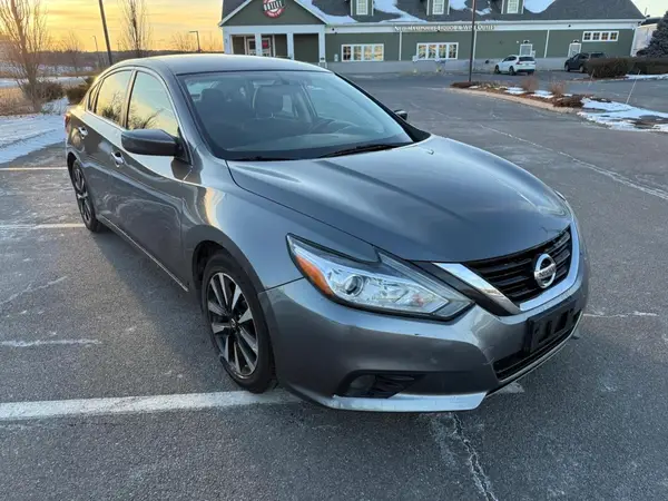 1N4AL3AP4JC127199 2018 NISSAN ALTIMA - Image 1