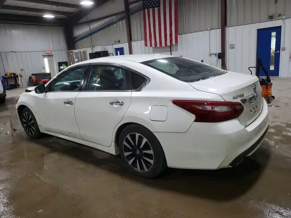 1N4AL3AP4JC130572 2018 NISSAN ALTIMA - Image 2