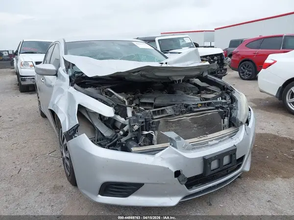 1N4AL3AP4JC130748 2018 NISSAN ALTIMA - Image 1