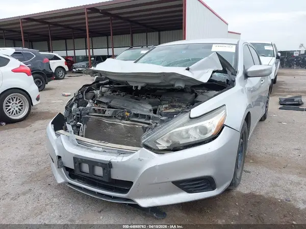 1N4AL3AP4JC130748 2018 NISSAN ALTIMA - Image 2