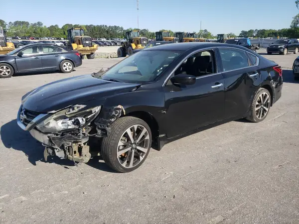 1N4AL3AP4JC131382 2018 NISSAN ALTIMA - Image 1