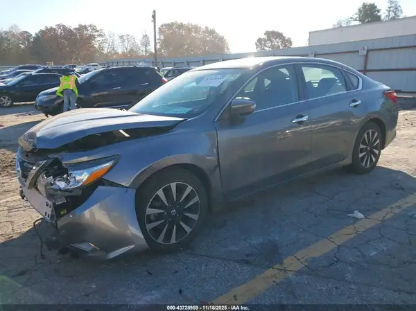 1N4AL3AP4JC132841 2018 NISSAN ALTIMA - Image 2