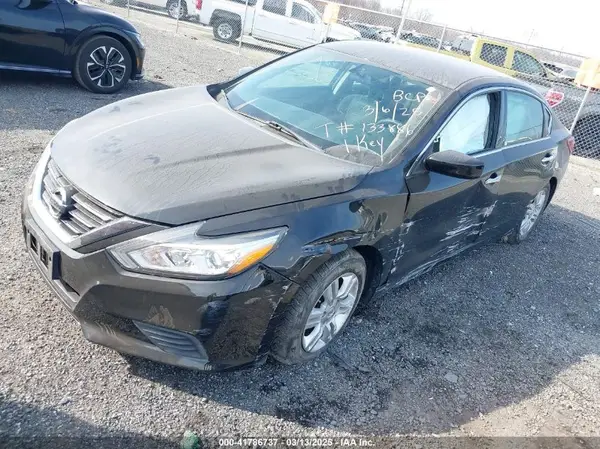1N4AL3AP4JC133715 2018 NISSAN ALTIMA - Image 2