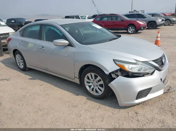 1N4AL3AP4JC137909 2018 NISSAN ALTIMA - Image 1