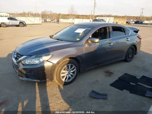 1N4AL3AP4JC138686 2018 NISSAN ALTIMA - Image 2