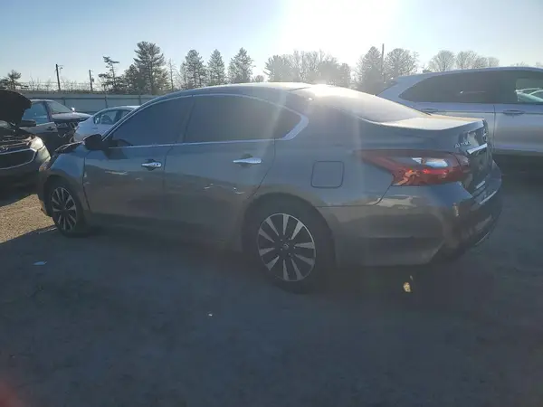 1N4AL3AP4JC138882 2018 NISSAN ALTIMA - Image 2