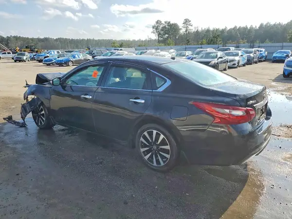 1N4AL3AP4JC139076 2018 NISSAN ALTIMA - Image 2