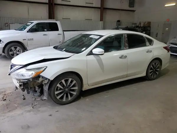 1N4AL3AP4JC140549 2018 NISSAN ALTIMA - Image 1