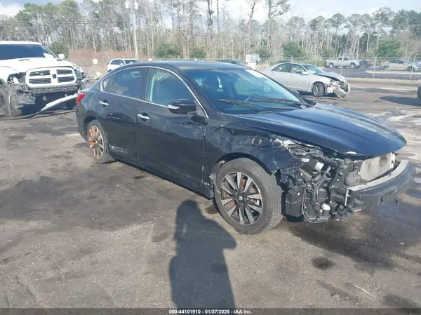 1N4AL3AP4JC141460 2018 NISSAN ALTIMA - Image 1