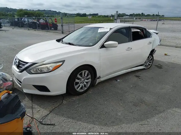 1N4AL3AP4JC142625 2018 NISSAN ALTIMA - Image 2