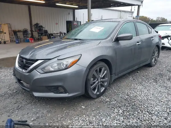 1N4AL3AP4JC143239 2018 NISSAN ALTIMA - Image 2