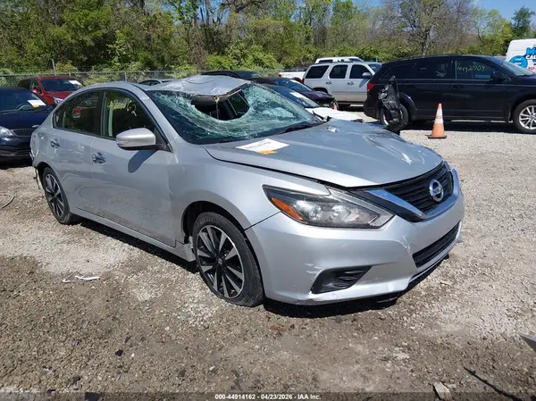 1N4AL3AP4JC145962 2018 NISSAN ALTIMA - Image 1