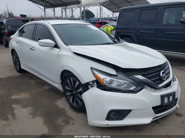 1N4AL3AP4JC146092 2018 NISSAN ALTIMA - Image 1