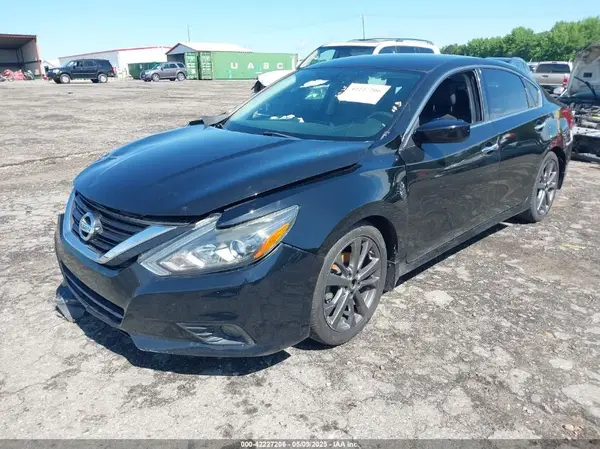 1N4AL3AP4JC147078 2018 NISSAN ALTIMA - Image 2