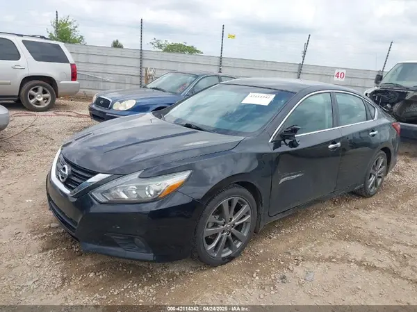 1N4AL3AP4JC153060 2018 NISSAN ALTIMA - Image 2