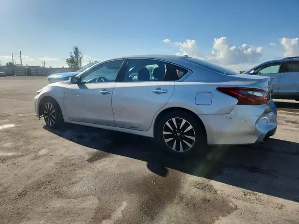 1N4AL3AP4JC155424 2018 NISSAN ALTIMA - Image 2