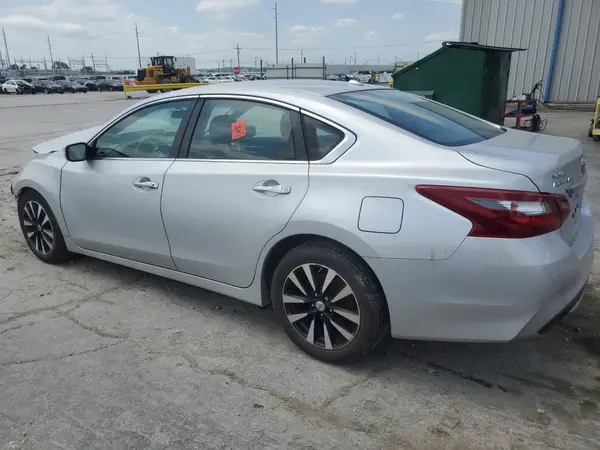 1N4AL3AP4JC156119 2018 NISSAN ALTIMA - Image 2
