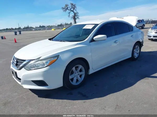 1N4AL3AP4JC157464 2018 NISSAN ALTIMA - Image 2