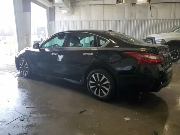 1N4AL3AP4JC158498 2018 NISSAN ALTIMA - Image 2