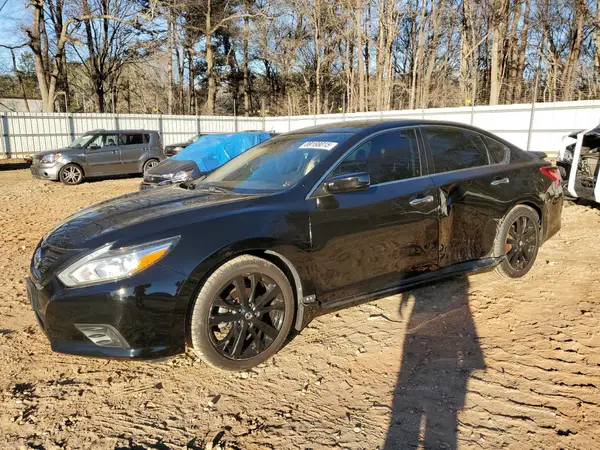 1N4AL3AP4JC158758 2018 NISSAN ALTIMA - Image 1