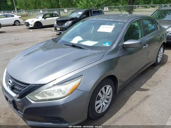 1N4AL3AP4JC160784 2018 NISSAN ALTIMA - Image 2