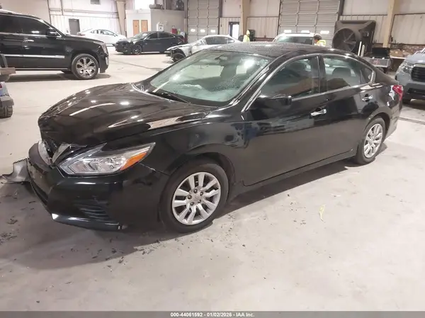1N4AL3AP4JC162390 2018 NISSAN ALTIMA - Image 2