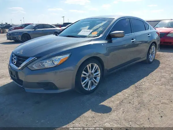 1N4AL3AP4JC162647 2018 NISSAN ALTIMA - Image 2
