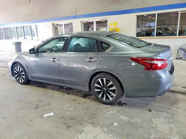1N4AL3AP4JC162678 2018 NISSAN ALTIMA - Image 2