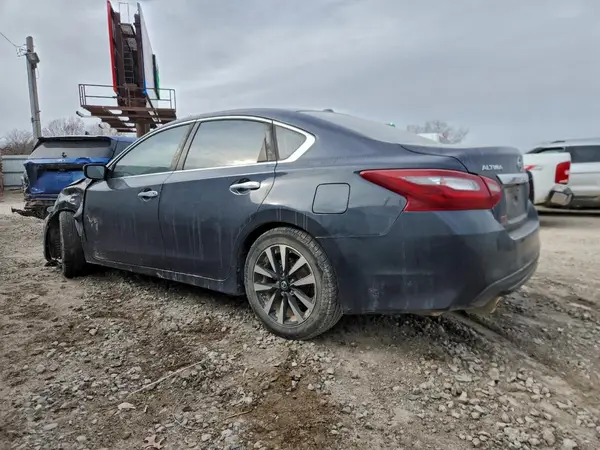 1N4AL3AP4JC162793 2018 NISSAN ALTIMA - Image 2