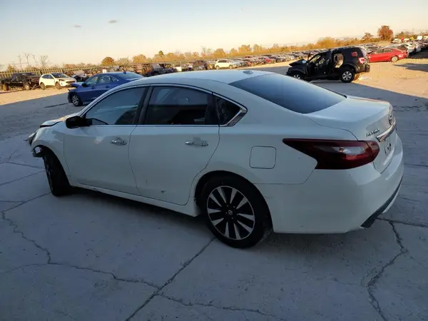 1N4AL3AP4JC165435 2018 NISSAN ALTIMA - Image 2