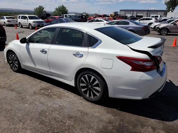 1N4AL3AP4JC167654 2018 NISSAN ALTIMA - Image 2