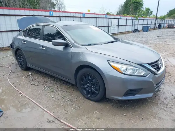 1N4AL3AP4JC171588 2018 NISSAN ALTIMA - Image 1