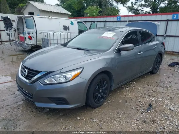 1N4AL3AP4JC171588 2018 NISSAN ALTIMA - Image 2