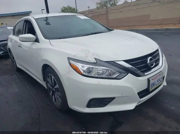1N4AL3AP4JC174846 2018 NISSAN ALTIMA - Image 1