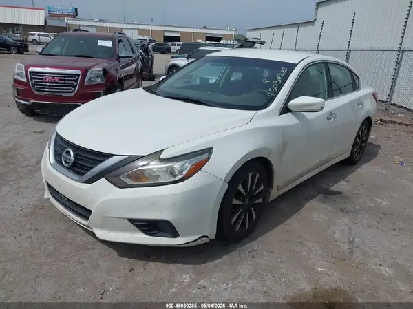 1N4AL3AP4JC175382 2018 NISSAN ALTIMA - Image 2