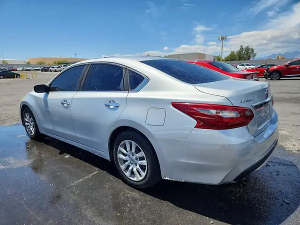 1N4AL3AP4JC176936 2018 NISSAN ALTIMA - Image 2