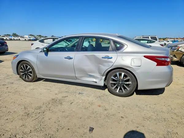 1N4AL3AP4JC179027 2018 NISSAN ALTIMA - Image 2