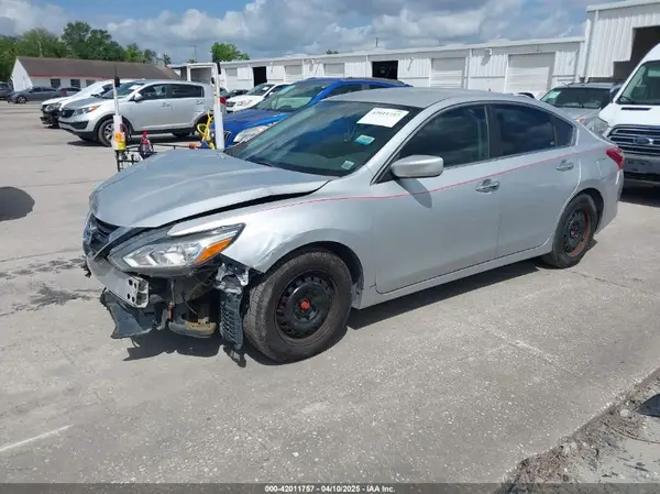 1N4AL3AP4JC179349 2018 NISSAN ALTIMA - Image 2