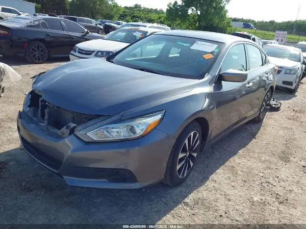 1N4AL3AP4JC179660 2018 NISSAN ALTIMA - Image 2