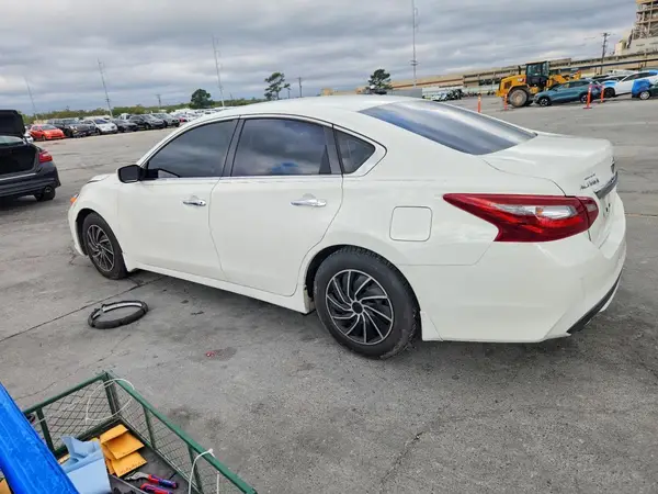 1N4AL3AP4JC180971 2018 NISSAN ALTIMA - Image 2