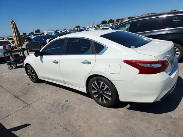 1N4AL3AP4JC181425 2018 NISSAN ALTIMA - Image 2