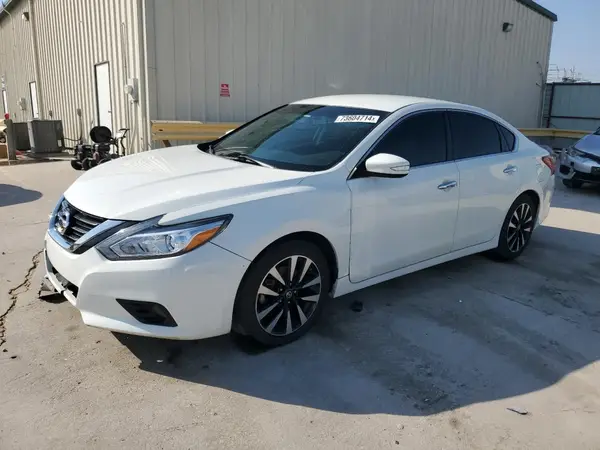 1N4AL3AP4JC183157 2018 NISSAN ALTIMA - Image 1