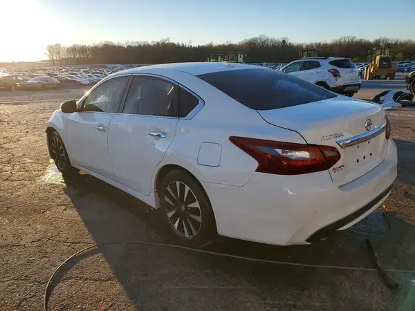 1N4AL3AP4JC188567 2018 NISSAN ALTIMA - Image 2