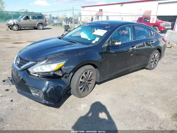 1N4AL3AP4JC189718 2018 NISSAN ALTIMA - Image 2