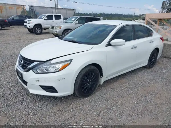1N4AL3AP4JC190240 2018 NISSAN ALTIMA - Image 2