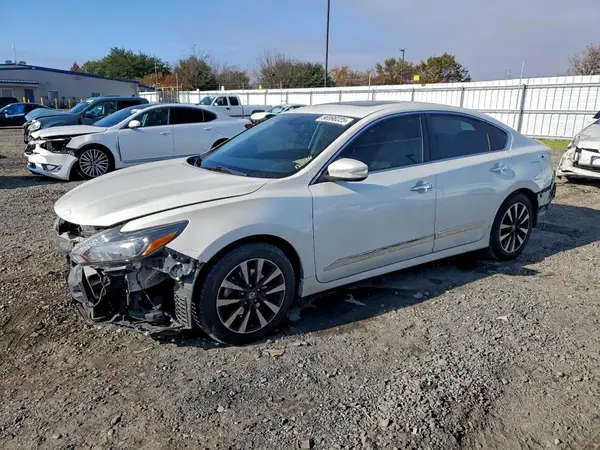 1N4AL3AP4JC190741 2018 NISSAN ALTIMA - Image 1