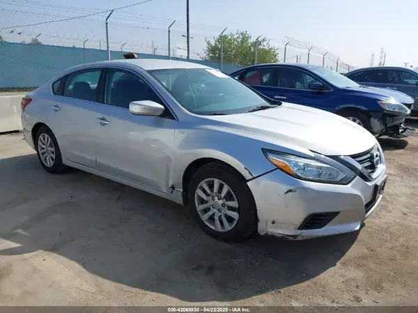 1N4AL3AP4JC192053 2018 NISSAN ALTIMA - Image 1
